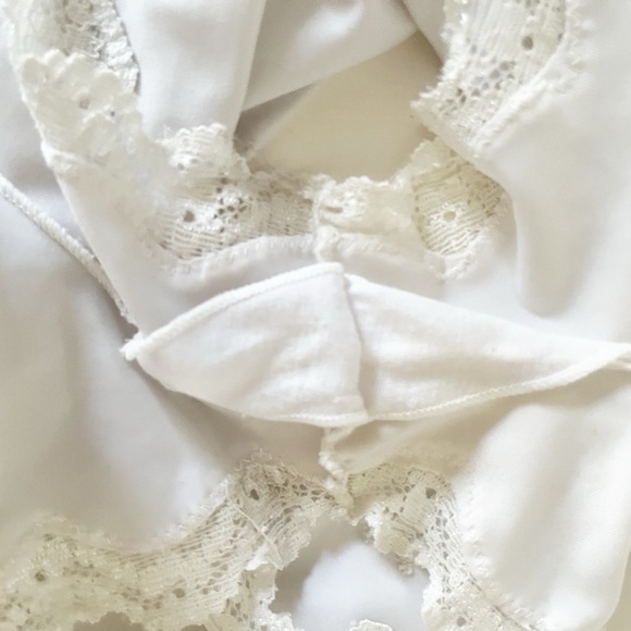 Women's White Lace Trim Shorts - Picture 5 of 9